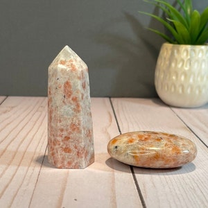 Sun Stone Tower / Point / Obelisk and Palm Stone