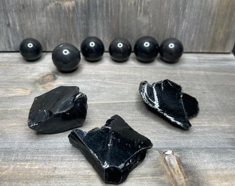 Obsidian Crystals polished spheres and raw obsidian stone