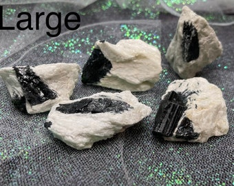 Tourmaline in Albite with Quartz inclusions