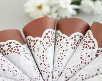 Coni di carta a forma di centrino: coni di petali per coriandoli da matrimonio - Set da 100