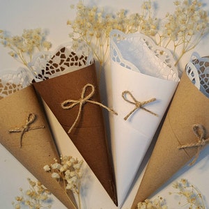 Coni di lancio di fiori Kraft, coni di petali di carta Kraft per matrimoni, coni per lancio di petali. Coni di petali di nozze già arrotolati