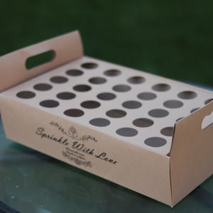 Kegelhouder, witte en kraft-confettikegelhouder 30 gaten, houder voor bloemblaadje voor bruiloftsfeest.