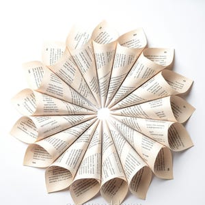 100 Wedding cones for confetti from old books, Petal Toss Cones, already assembled wedding confetti cone holder, Vintage Book Confetti Cones