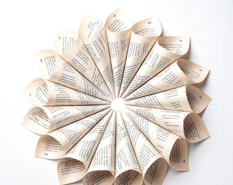 100 Wedding cones for confetti from old books, Petal Toss Cones, already assembled wedding confetti cone holder, Vintage Book Confetti Cones