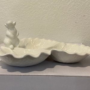 Vintage Graces Teaware Majolia Rabbit on Cabbage Leaves Divided Dish