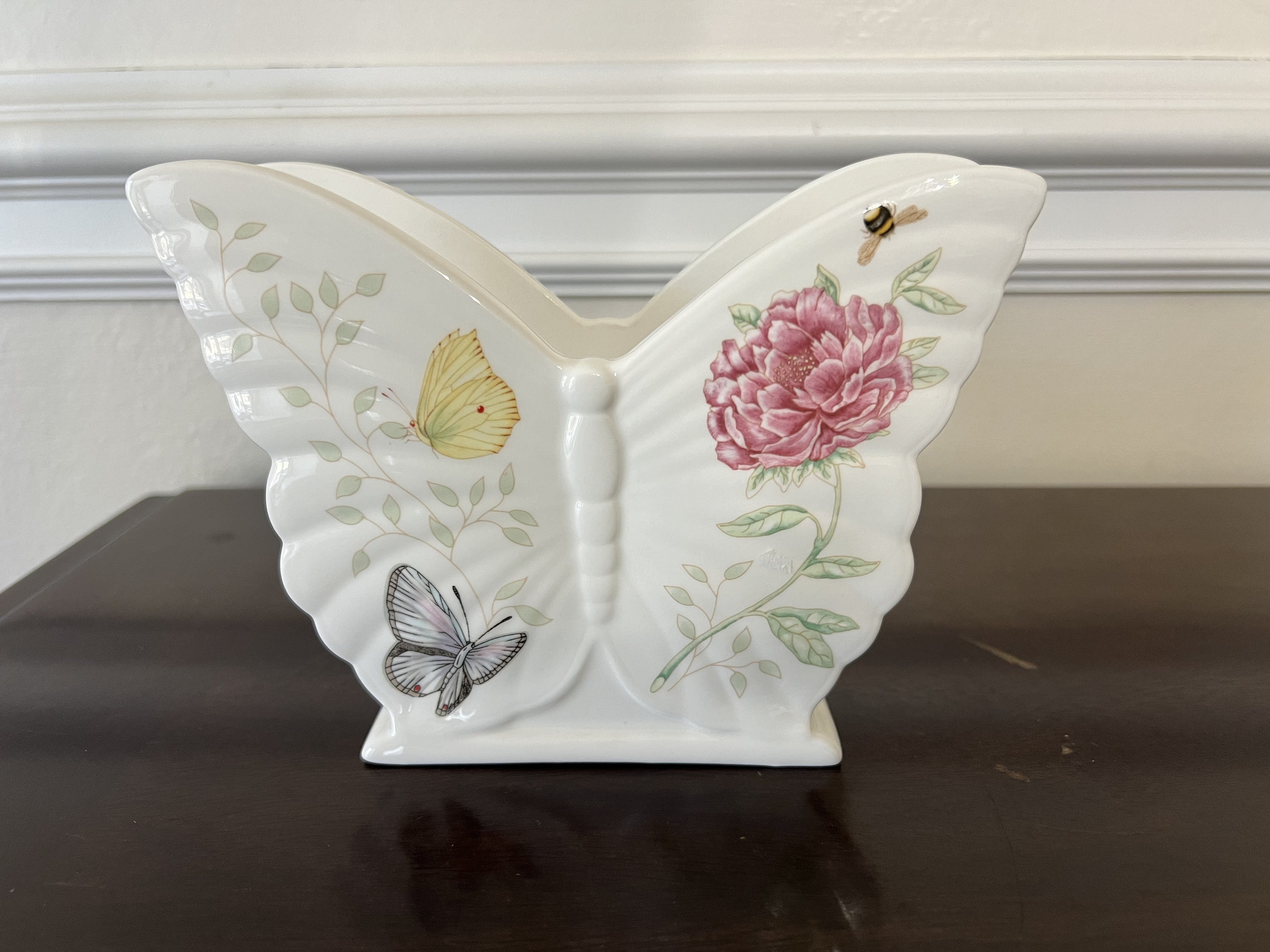Lenox butterfly 2025 meadow napkin holder