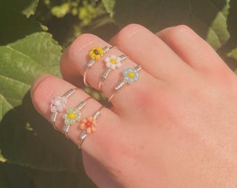 Pastell Blumen Ringe. Personalisierte Ring. Blumen-Ring. Drahtring.