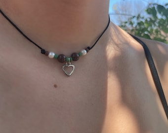 Boho Charme Choker. Boho Grün Choker. Charm Halskette. Grün Charm Halskette.