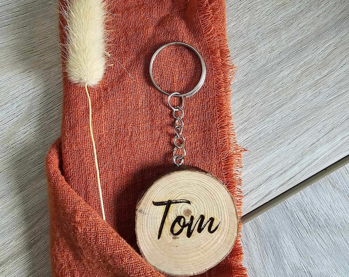 Unieke Handgemaakte Houten Sleutelhanger - Volledig Gepersonaliseerd naar Jouw Wensen!