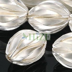 HIZE SB462 Thai Karen Hill Tribe Silver Sponge Pleated Oval Beads 10.5mm (4)