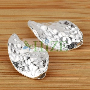HIZE SB256 Thai Karen Hill Tribe Silver Twisted Hammered Leaf Oval Beads 12mm (4)