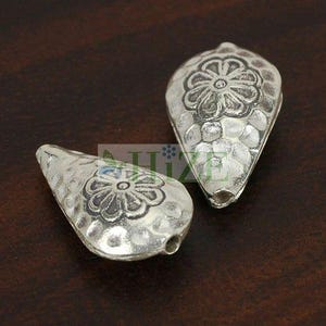 HIZE SB014 Thai Karen Hill Tribe Silver Flower Hammered Texture Dew Drop Oval Beads 12mm (4)