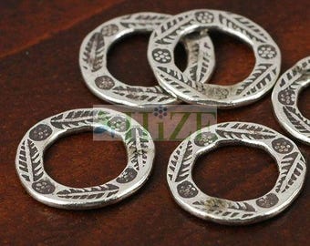 カレン族のシルバーインフィニティリンク 13.5 x 7 mm 4個。:ka3191