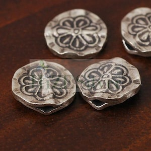 HIZE SB128 Thai Karen Hill Tribe Silver Flower Imprint Focal Disc Coin Flat Round Beads 13mm (4)