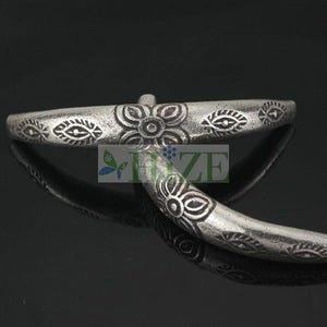 HIZE SB279 Thai Karen Hill Tribe Silver Tribal Heaven Eye Flower Print Focal Curve Tube Beads 43mm (2)