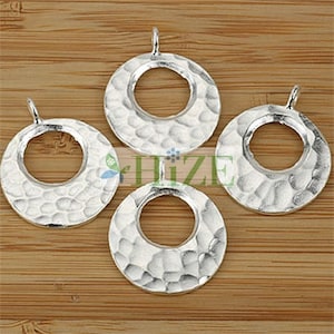 HIZE SC094 Thai Karen Hill Tribe Silver Hammered Disc Loop Dangle Charms 21mm (2)