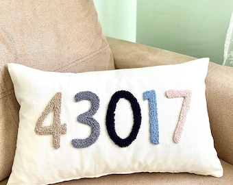 Personalisierte Postleitzahl, benutzerdefinierte Postleitzahl Kissen, Housewarming Geschenk, Punch Needle Kissen, personalisierte Kissen, neues Haus Geschenk, Wurfkissen