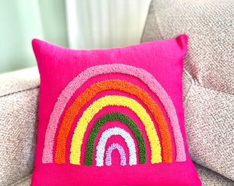 Personalisiertes Regenbogen Kissen, Regenbogen Baby Geschenk, Benutzerdefinierte Kissen, Babypartygeschenk, Punch Neddle Kissen, Boho Kissenbezug