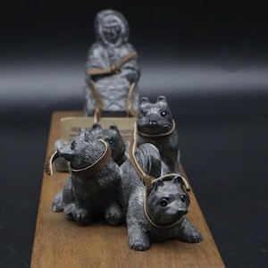 Vintage Eskimo Carving - Etsy
