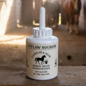 100% Natural Hoof Oil for Horses – Outlaw Nourish Conditioner with Aloe, Lanolin and  Vitamin E •Thrush in horses