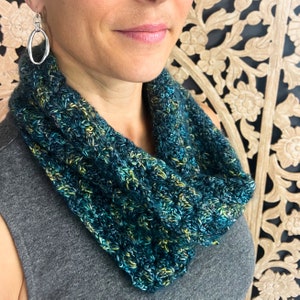 Bracken Cowl - Creek || Wool Cowl, Handmade Crochet Cowl