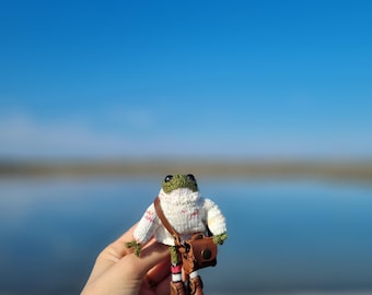 Handmade Knitted Frog Plush Toy: Optional Shoes & Bag