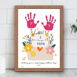 Carta del Día de la Madre con Huella de Mano Imprimible "Amo a mi Yaya" Manualidad DIY con Huella de Mano de Flor para el Día de la Madre Regalo de Cumpleaños para Yaya Descarga Instantánea