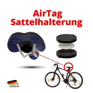Könnte beinhalten: Eine schwarze und blaue Fahrrad-Sattelhalterung für einen AirTag. Die Halterung ist aus Kunststoff und hat ein kleines Loch in der Mitte für den AirTag. Die Halterung ist an einem Fahrradsattel befestigt. Das Bild zeigt auch eine Nahaufnahme der Halterung mit dem AirTag eingesetzt. Der Text "AirTag Sattelhalterung" ist über dem Bild angezeigt.