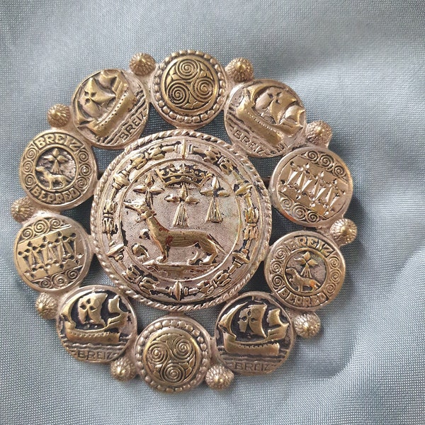 broche vintage Français ronde en argent, bretagne régionale ou bijoux bretons KELT de ParisVintageAntique.