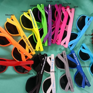 lunettes de soleil personnalisées faveurs de mariage faveurs de douche nuptiale idées de cadeaux d'équipe cadeaux en vrac pour les invités destination mariage lunettes de soleil personnalisées image 9