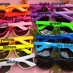 lunettes de soleil personnalisées faveurs de mariage faveurs de douche nuptiale idées de cadeaux d'équipe cadeaux en vrac pour les invités destination mariage lunettes de soleil personnalisées image 4