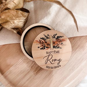 Boîte souvenir baptême personnalisée en bois – Cadeau original avec prénom et date – Croix dorée, décoration souvenir baptême