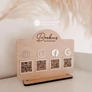 Pancarte réseaux sociaux et site internet personnalisée avec logo – Support carte de visite en bois – QR code boutique, salon, marché pro