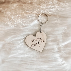 Gold witness key ring to personalize with the text of your choice