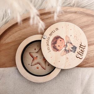 Children's milk tooth box with personalized color engraving