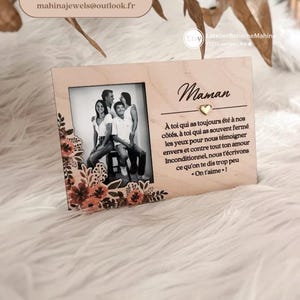 Customizable wooden photo frame with engraved text, gift for mom or family, unique keepsake, interchangeable photo decoration