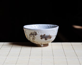 Teabowl, Ceramic tea cup with Shino glaze, Guinomi. Japanese-style handmade teacup, perfect for tea, coffee and spirits.