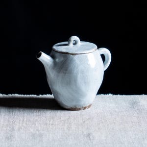 145ml Handmade Ceramic Kyusu Teapot with White slip, Ceramic Teaware, Perfect Pottery Gift for Tea Lovers, Tea Kettle, Home Decor Tea Set