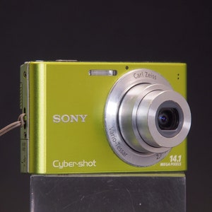 SONY Cyber-shot DSC-W320 14.1MP Camera Lime Green please