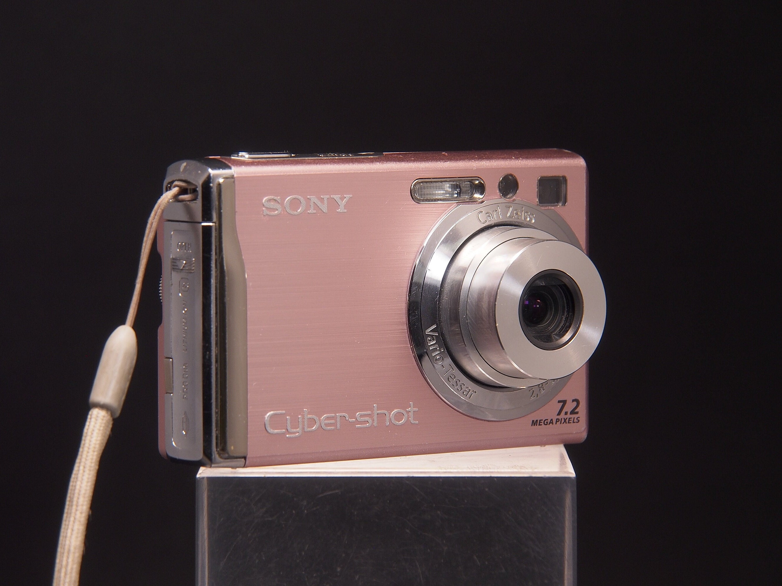  Sony Cybershot DSCW200 12.1MP Digital Camera with 3x