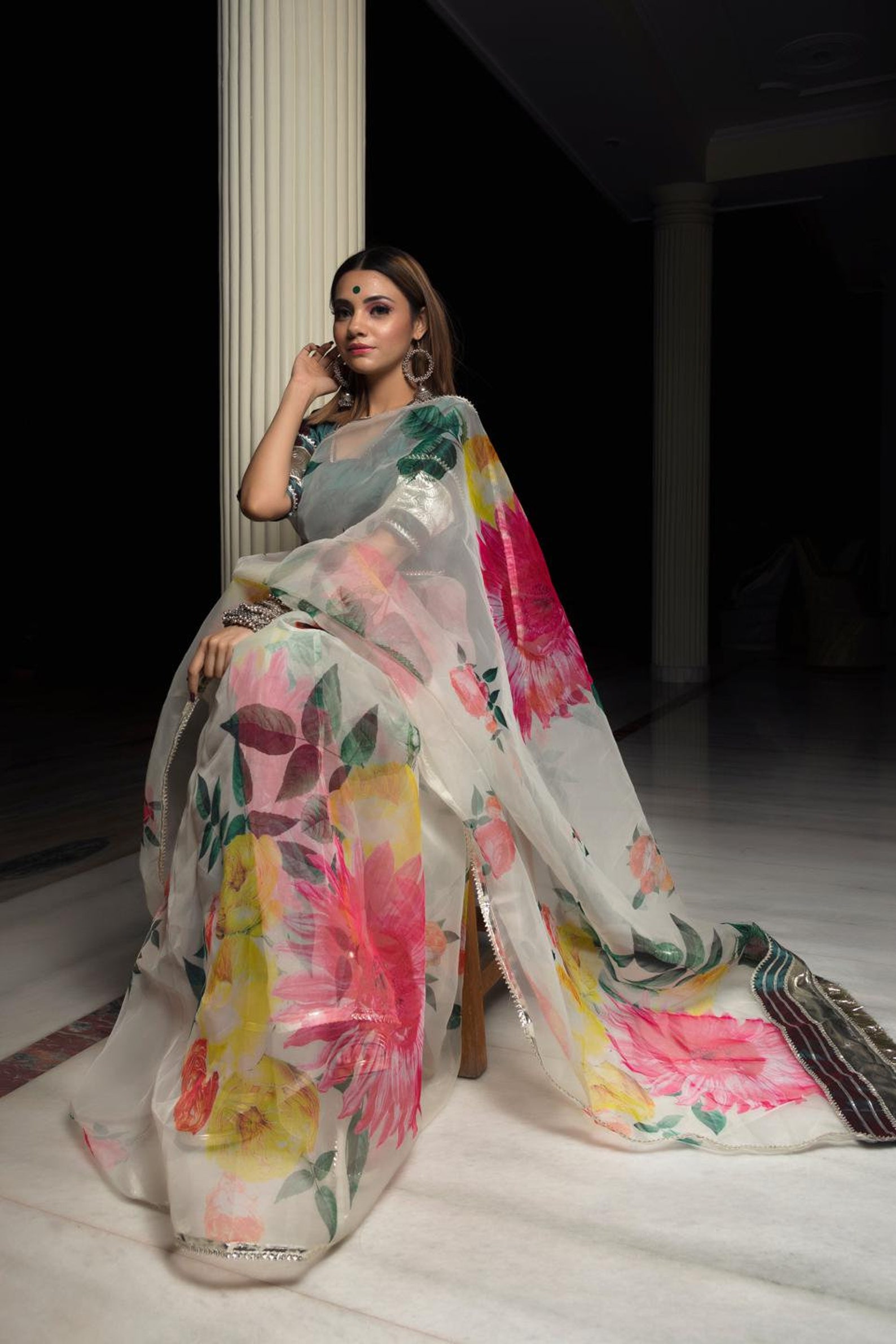 Women's Organza Off White Embellished Designer Saree With Blouse Piece