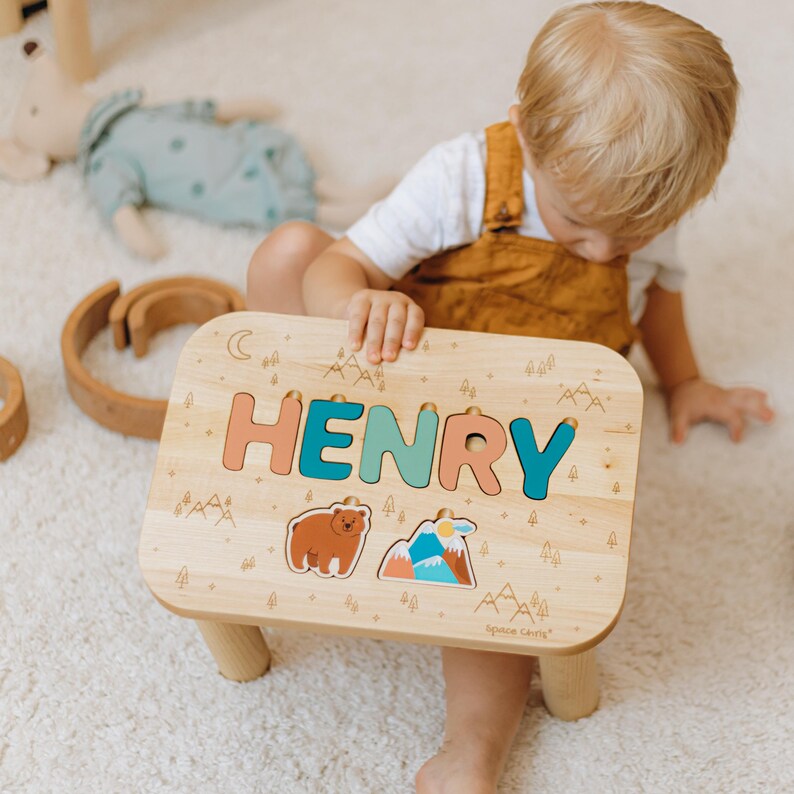 Name Hocker von Space Chris, Montessori Helfer für Kinder, Geschenk zum 1 Bild 2