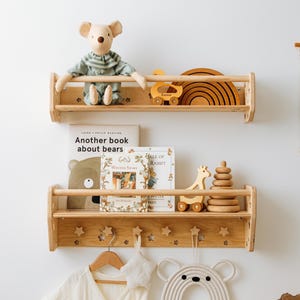 Natural Toddler Shelf for Toys & Books – Montessori Wooden Wall Shelf with Star Hooks – Kids Clothes Rack – Floating Nursery Room Organizer