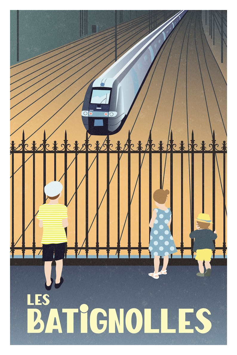 Puede incluir: Una ilustraci&oacute;n de estilo vintage de tres ni&ntilde;os mirando un tren llegar a una estaci&oacute;n. El tren es blanco y azul con una franja negra. Los ni&ntilde;os est&aacute;n de pie detr&aacute;s de una valla de metal negro. El texto "LES BATIGNOLLES" est&aacute; en la parte inferior de la imagen.