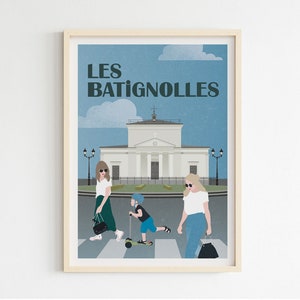 Puede incluir: Un póster con un cielo azul y nubes blancas. El texto "LES BATIGNOLLES" está en la parte superior del póster. Hay un edificio blanco en el fondo y tres personas caminando por un paso de cebra en primer plano. La persona del medio está en un scooter.