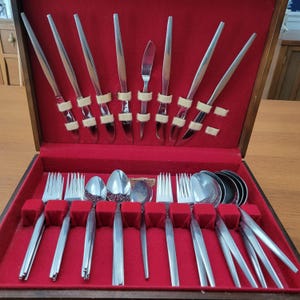 Vintage EKCO Eterna Prince Stainless Flatware Set MCM Service Eight Wood Chest Nearly Complete