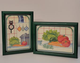 Paire de cuisines encadrées vintage | Nature morte végétarienne et scène de cuisine confortable
