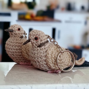 Keychain Collared Dove.