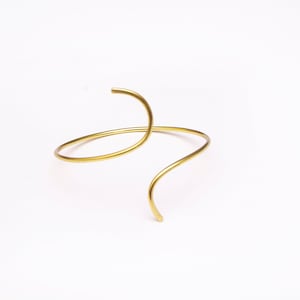 Curve design Brass  arm cuff,bracelet cuff, Armlet Wire wrapped  ,Arm Cuff, Open end cuff,upper arm cuff