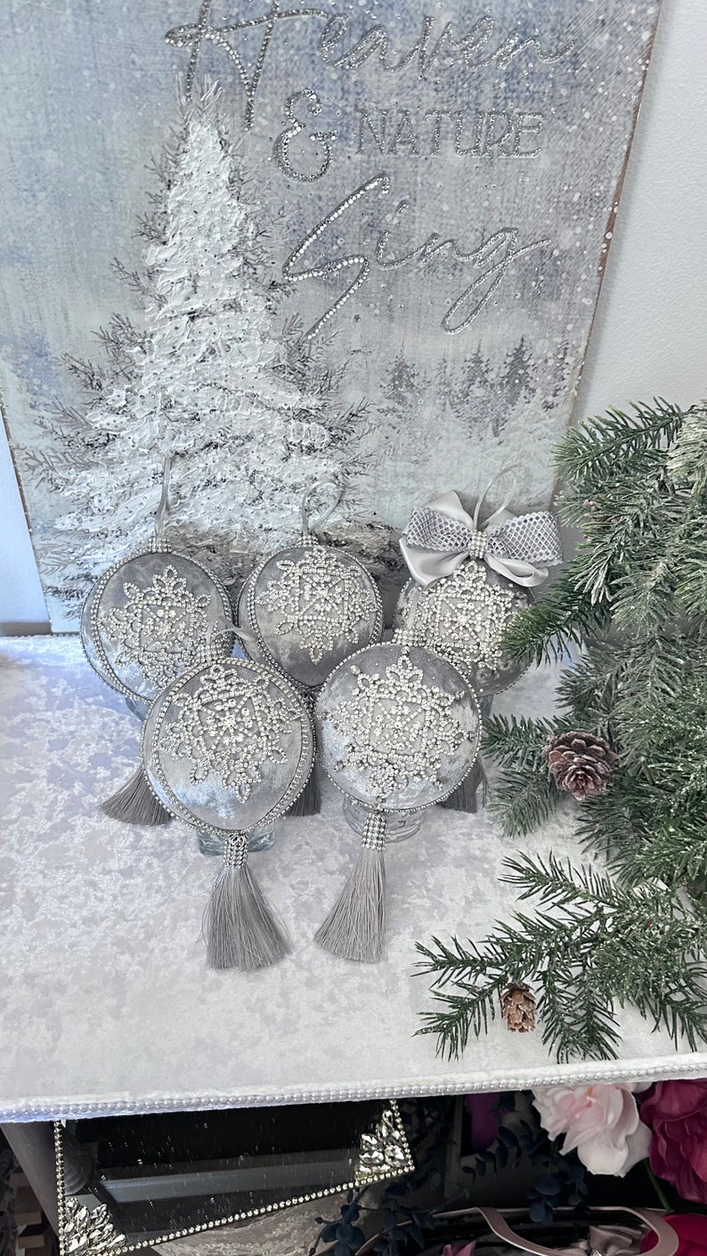 Christmas Handmade Ornament Jewel Gray Silver Velvet, Rhinestones, Lace 8” measuring with bow tassels bild 4